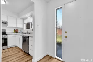 Photo #6: 240003893 Listing