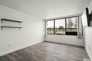 Photo #3: 240003911 Listing 