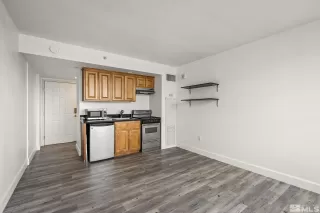 Photo #5: 240003911 Listing 