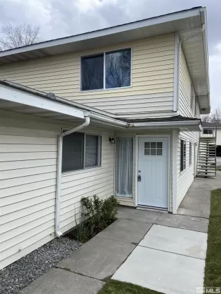 Photo #2: 240003951 Listing