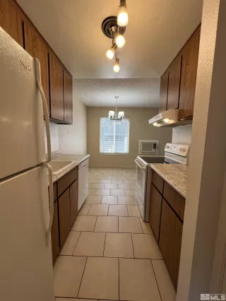 Photo #2: 240004003 Listing