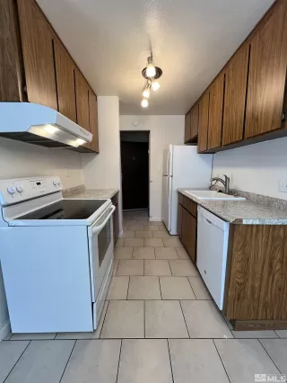 Photo #3: 240004003 Listing