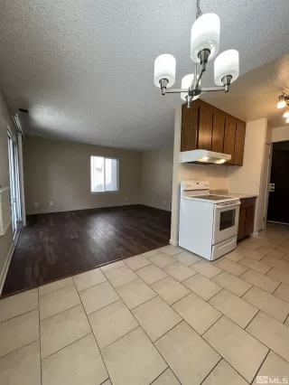 Photo #5: 240004003 Listing