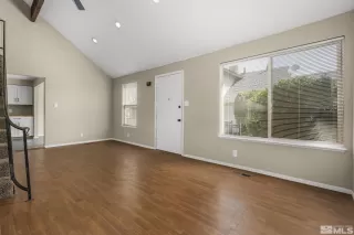 Photo #5: 240004068 Listing