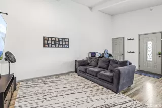 Photo #6: 240004162 Listing 