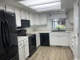 Photo #6: 240004371 Listing 