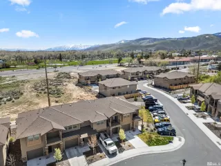 Photo #4: 240004421 Listing