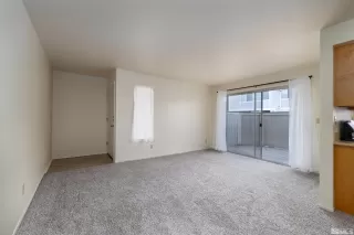 Photo #4: 240004611 Listing 