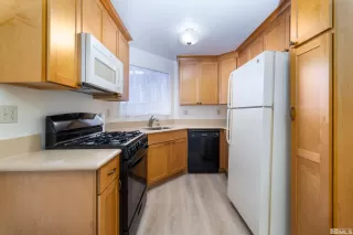 Photo #5: 240004611 Listing 