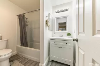 Photo #3: 240004613 Listing