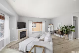 Photo #1: 240004616 Listing 