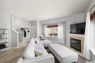 Photo #2: 240004616 Listing 