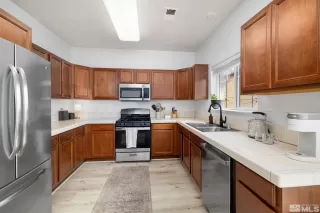 Photo #5: 240004616 Listing 