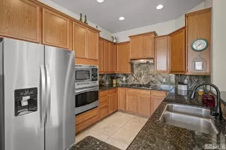 Photo #5: 240004725 Listing