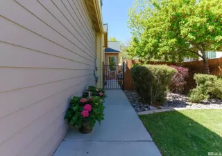 Photo #2: 240004819 Listing