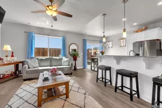 Photo #5: 240004845 Listing