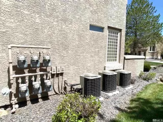 Photo #4: 240005006 Listing