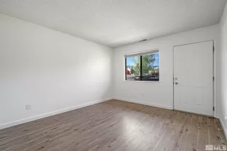 Photo #6: 240005010 Listing