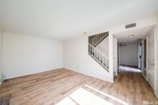 Photo #2: 240005025 Listing