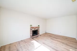 Photo #6: 240005025 Listing