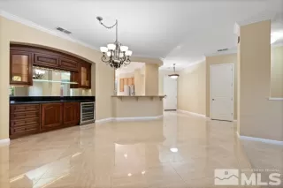 Photo #4: 240005130 Listing