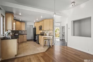 Photo #6: 240005438 Listing