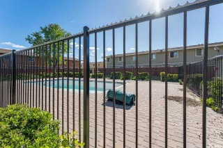 Photo #4: 240005535 Listing