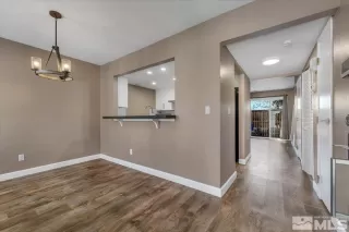 Photo #3: 240005592 Listing 