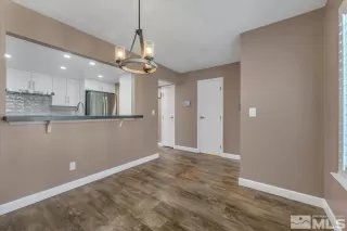 Photo #4: 240005592 Listing 