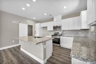 Photo #6: 240005602 Listing 