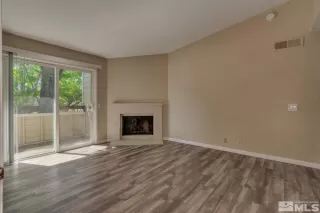 Photo #4: 240005891 Listing 