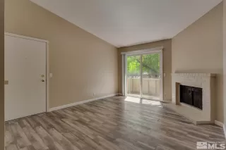 Photo #5: 240005891 Listing 