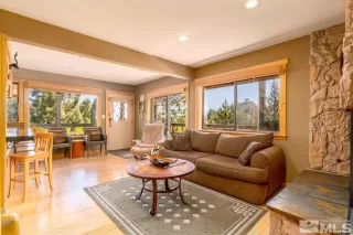 Photo #2: 240006140 Listing