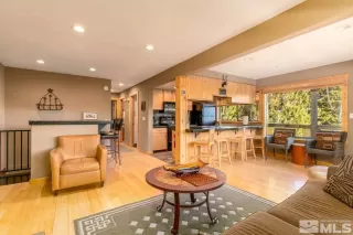 Photo #4: 240006140 Listing