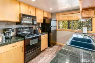 Photo #6: 240006140 Listing