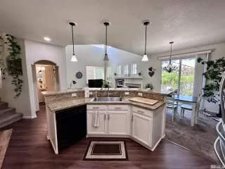 Photo #5: 240006262 Listing