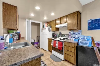 Photo #5: 240006360 Listing