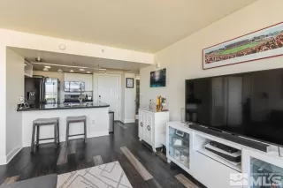 Photo #6: 240006430 Listing 