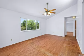 Photo #5: 240006545 Listing 