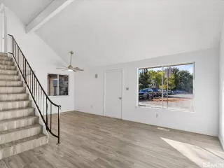 Photo #2: 240006583 Listing