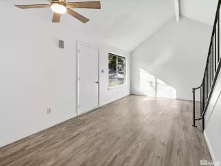 Photo #3: 240006583 Listing