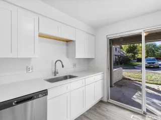 Photo #6: 240006583 Listing