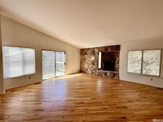 Photo #4: 240006930 Listing