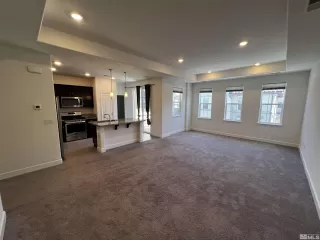 Photo #3: 240006990 Listing