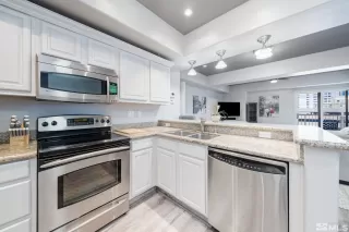 Photo #6: 240007013 Listing