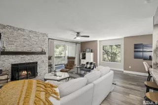 Photo #2: 240007099 Listing