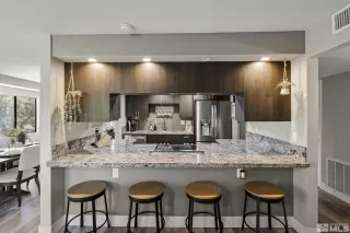 Photo #6: 240007099 Listing