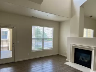 Photo #6: 240007112 Listing 