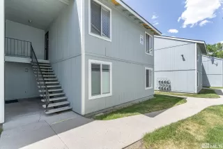 Photo #2: 240007143 Listing