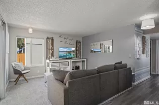 Photo #6: 240007143 Listing